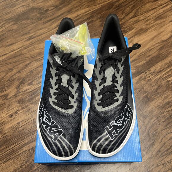 HOKA Crescendo 2 MD Track and Field Shoes Black/White Size Men’s 10 - Women 11.5 - Picture 3 of 8